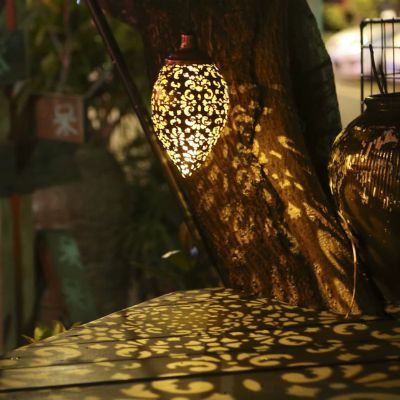 Lanterne solaire Des jeux d'ombres et de lumiĂšre