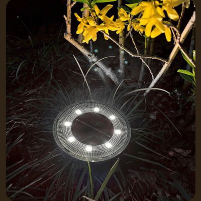 lampe-solaire-pour-exterieur-blanche