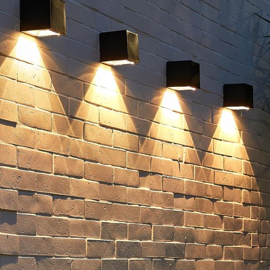 Luminaire exterieur diffuse la lumière vers le haut ou vers le bas