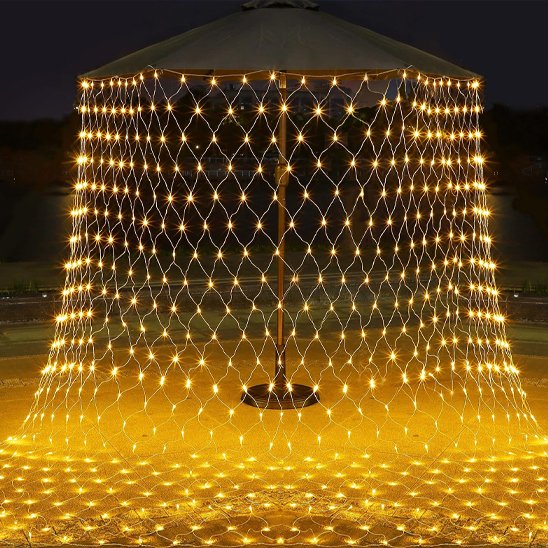 Rideau Lumineux structure en réseau avec LEDs intégrées créant un motif uniforme et décoratif