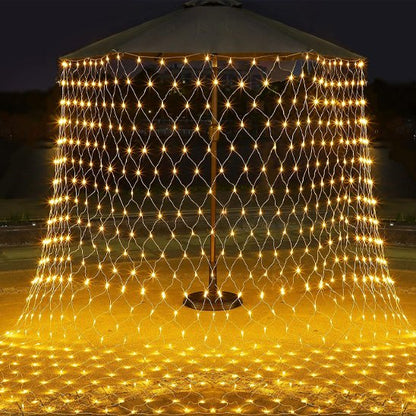 Rideau Lumineux structure en réseau avec LEDs intégrées créant un motif uniforme et décoratif